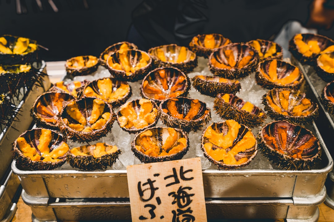 ：tsukiji scallop uni crab seared street food tokyo