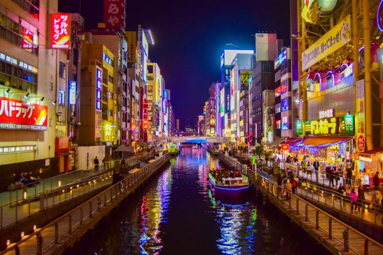 ：osaka food dotonbori neon night canal