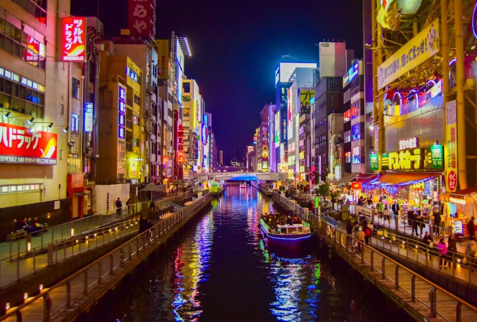 ：osaka food dotonbori neon night canal