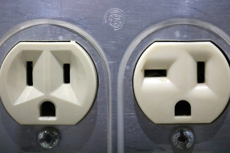 ：japan outlet type a two flat pin socket