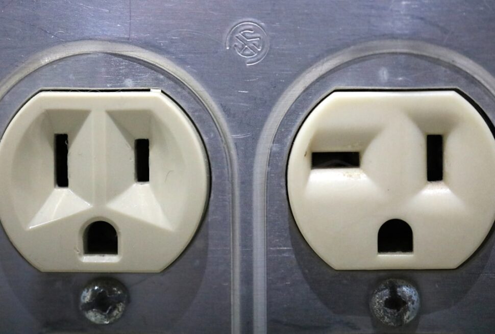 ：japan outlet type a two flat pin socket