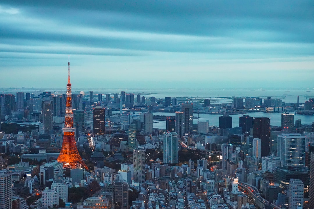 ：shibuya crossing aerial pedestrians neon