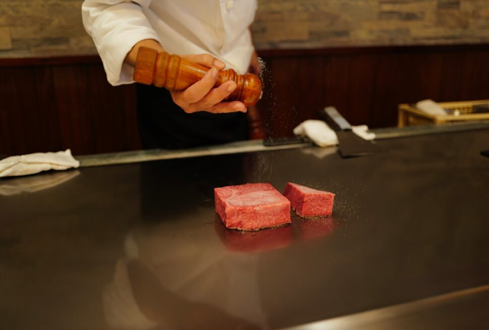 ：japan teppanyaki chef wagyu iron plate