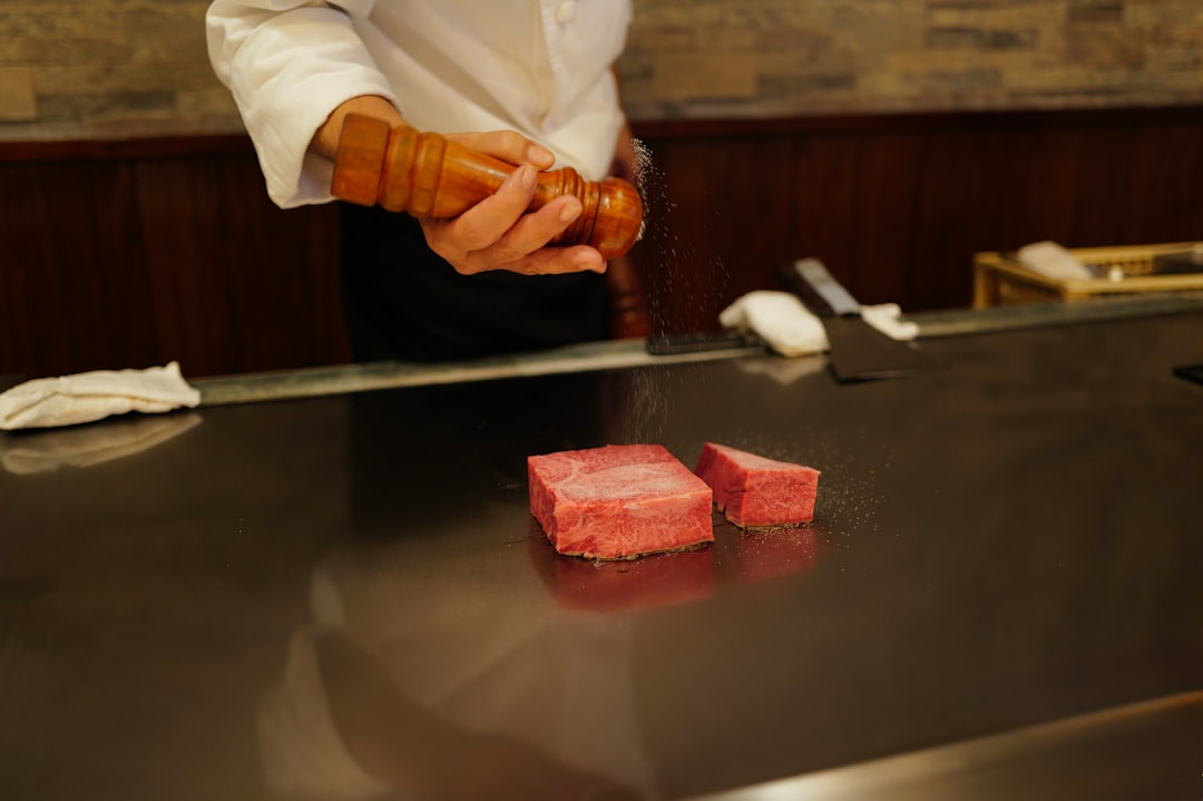 :japan teppanyaki chef wagyu iron plate