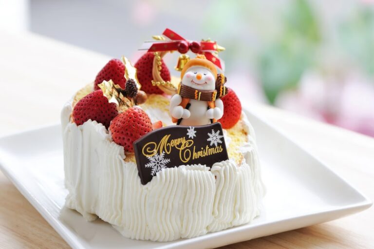 ：japan christmas food strawberry shortcake christmas cake