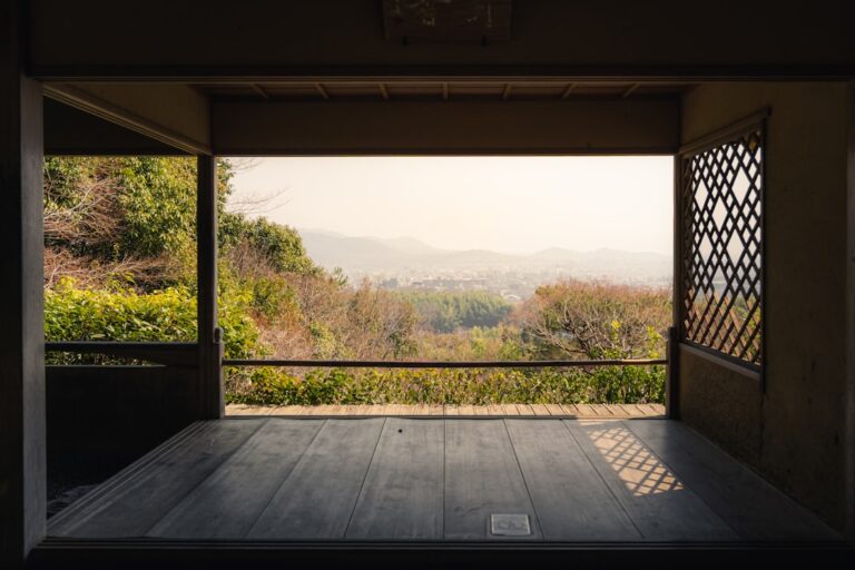 ：japan temple kiyomizu-dera kyoto wooden veranda autumn