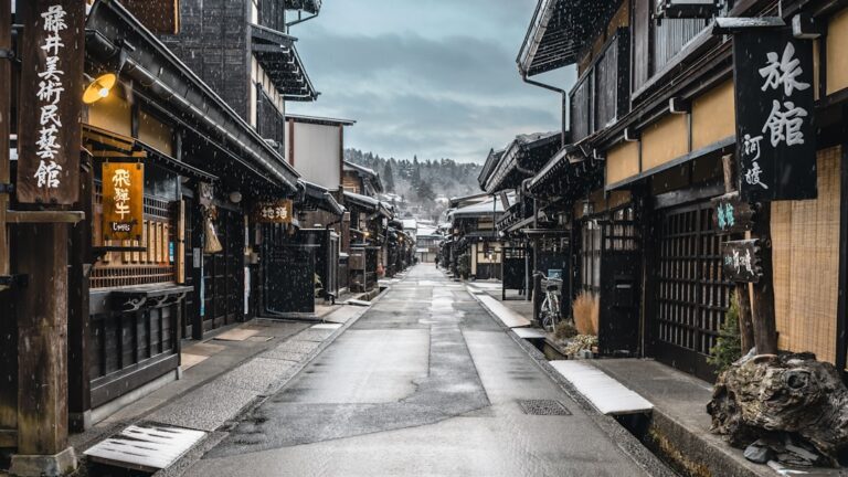：old street in arima onsen near kobe