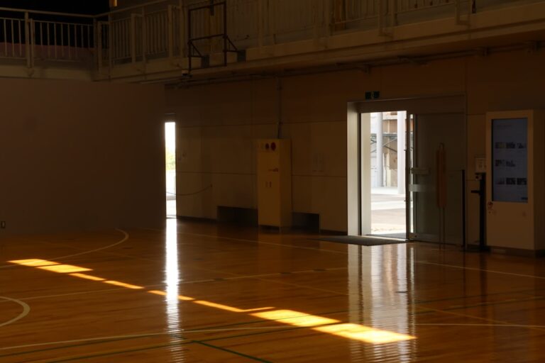 ：fitness gym interior in japan