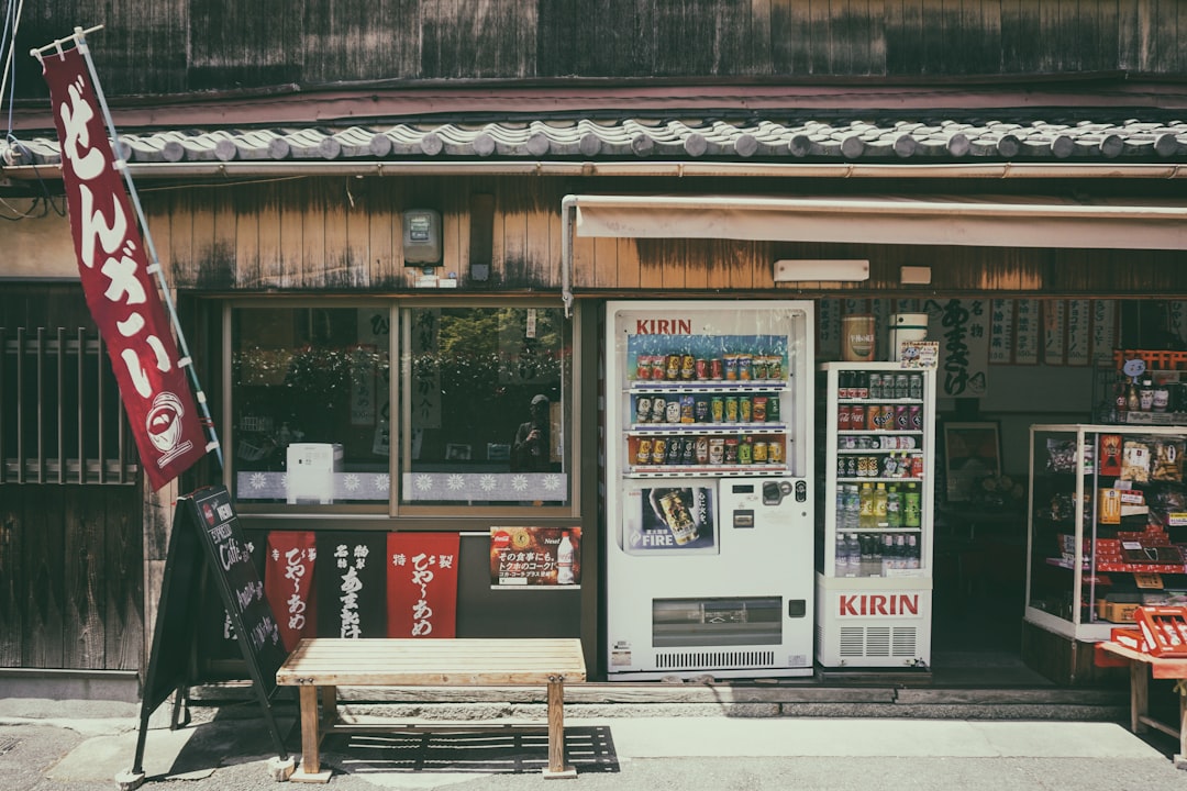 ：jr west ticket machines for buying and recharging an icoca card