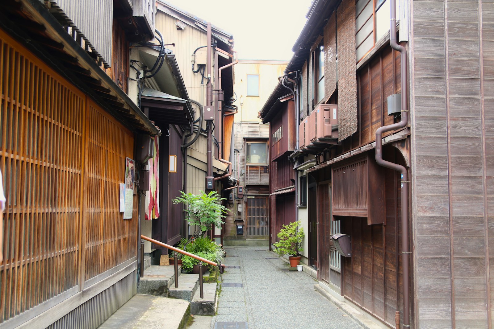 :kanazawa higashi chaya district teahouse geisha