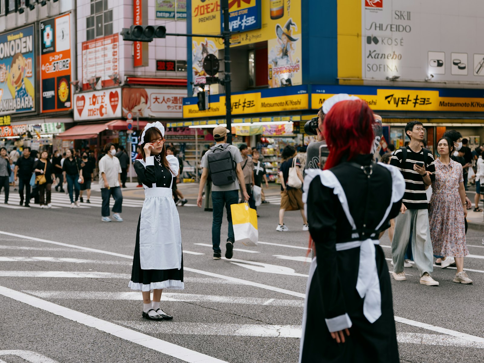 :halloween in japan cosplay street event