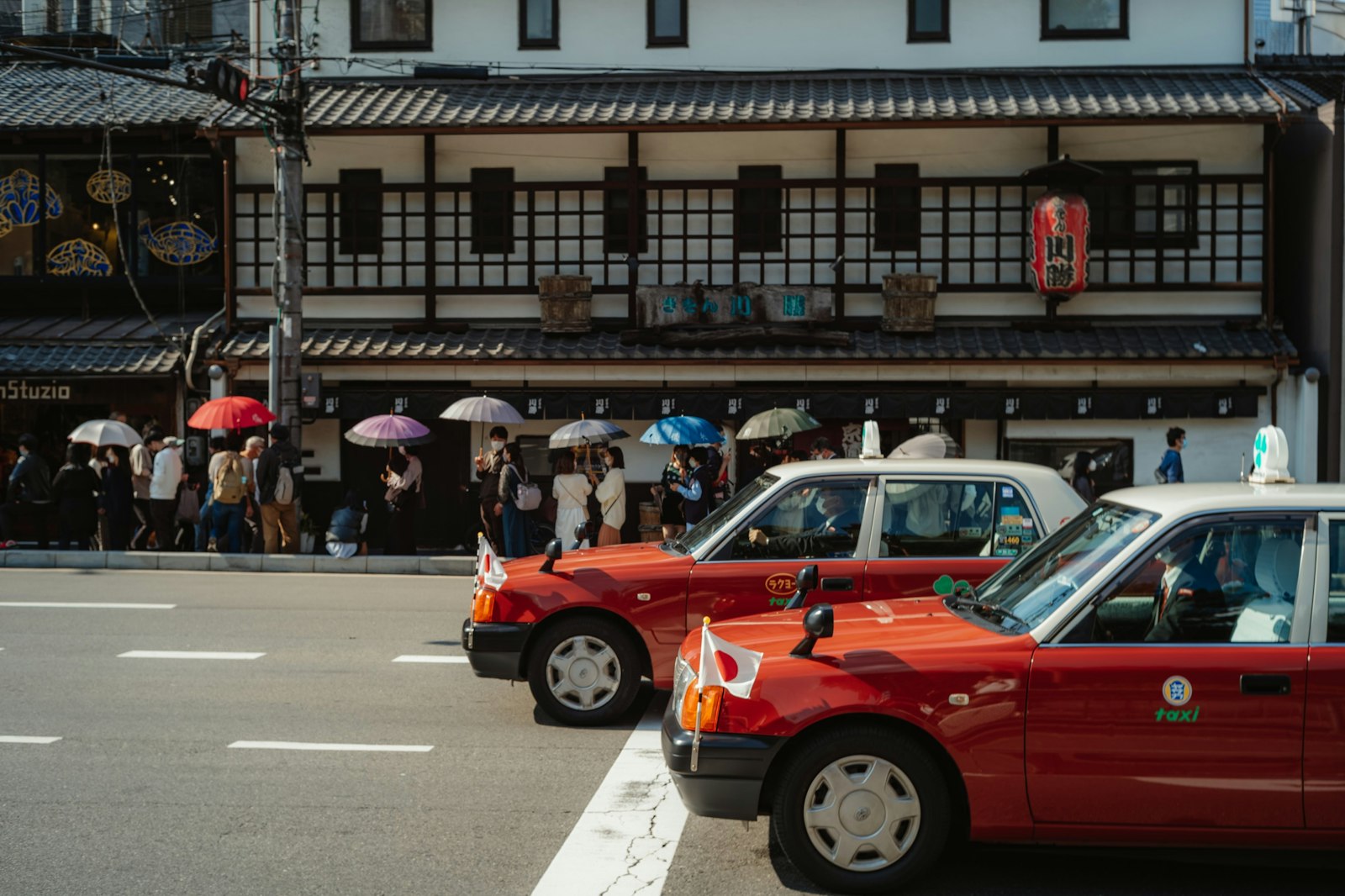 Comparing Taxi Options for Families and Groups — Japan travel