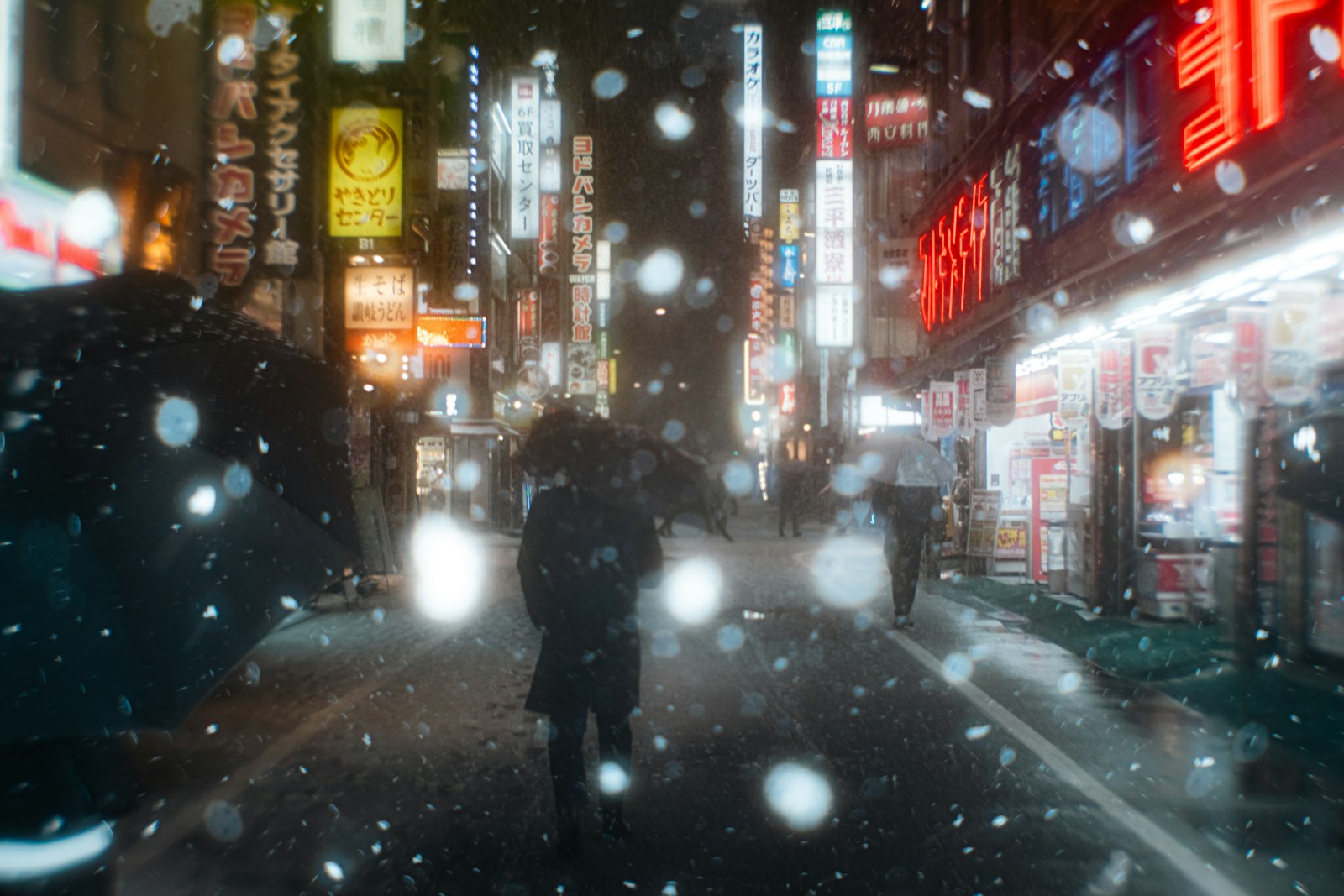:Shinjuku Golden Gai bars Tokyo nightlife