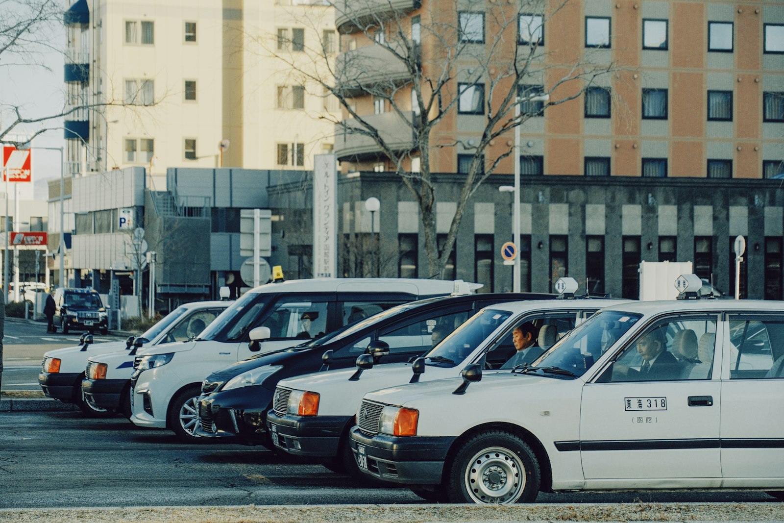 Late-Night Arrivals: Taxis and Airport Accommodation — Japan travel