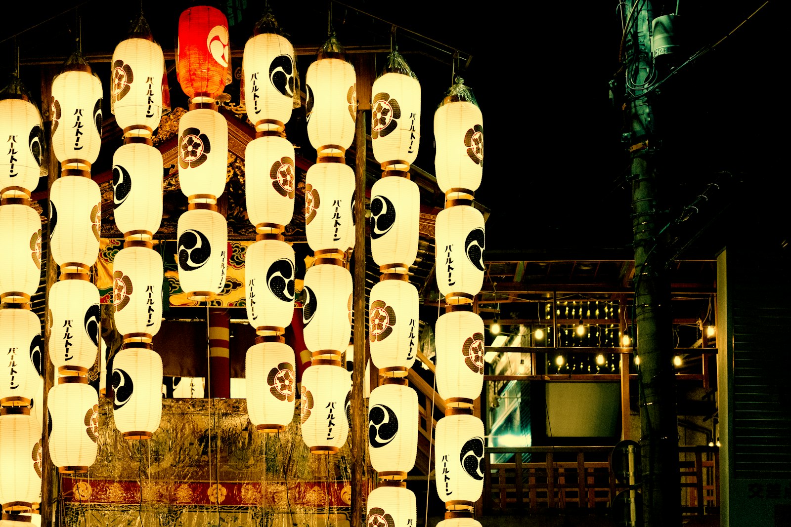 :obon japan floating lanterns toro nagashi