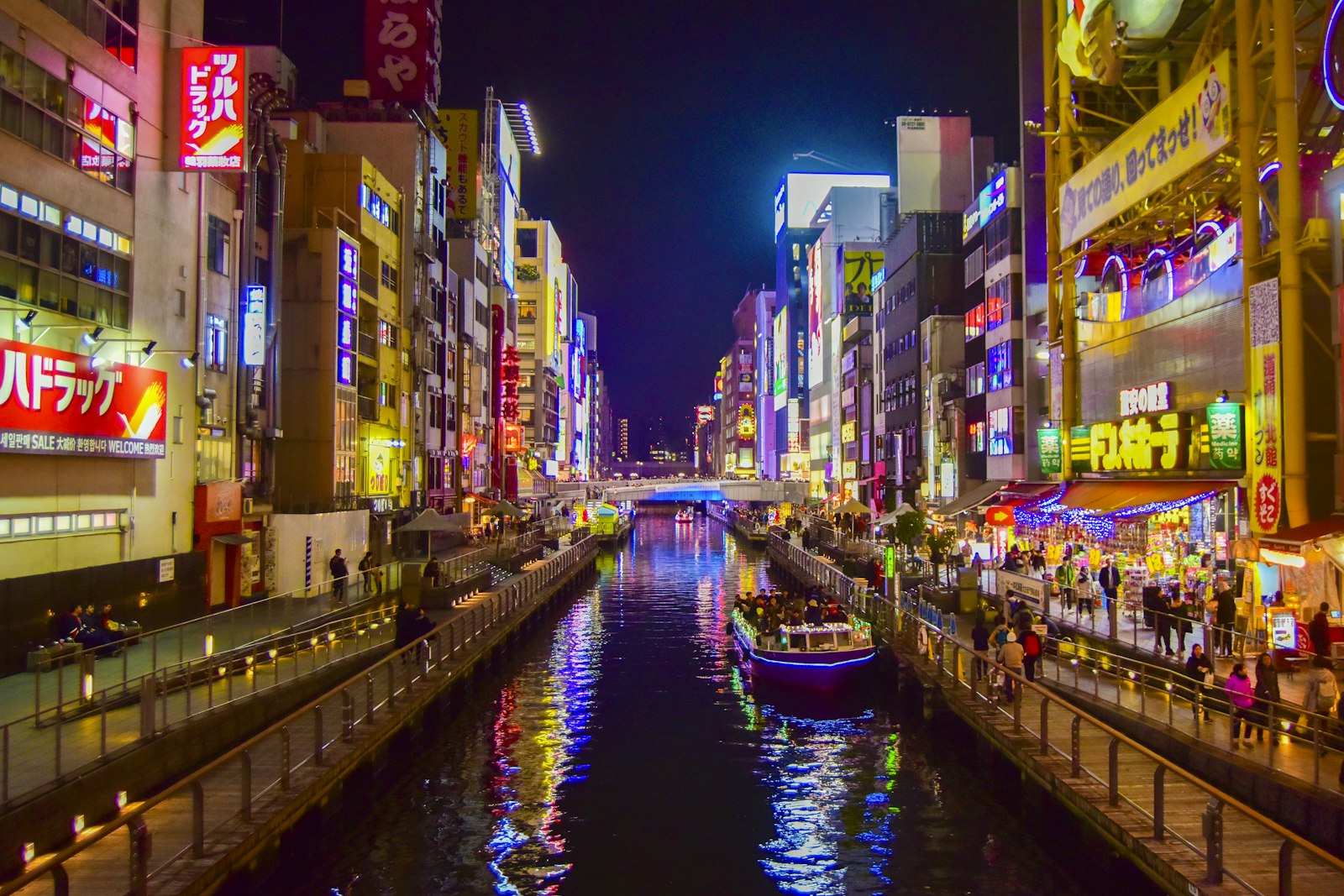osaka food dotonbori neon night canal