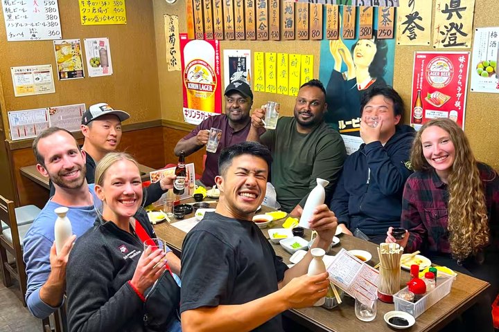 Tokyo: Shinjuku Local Bar & Izakaya Crawl Tour