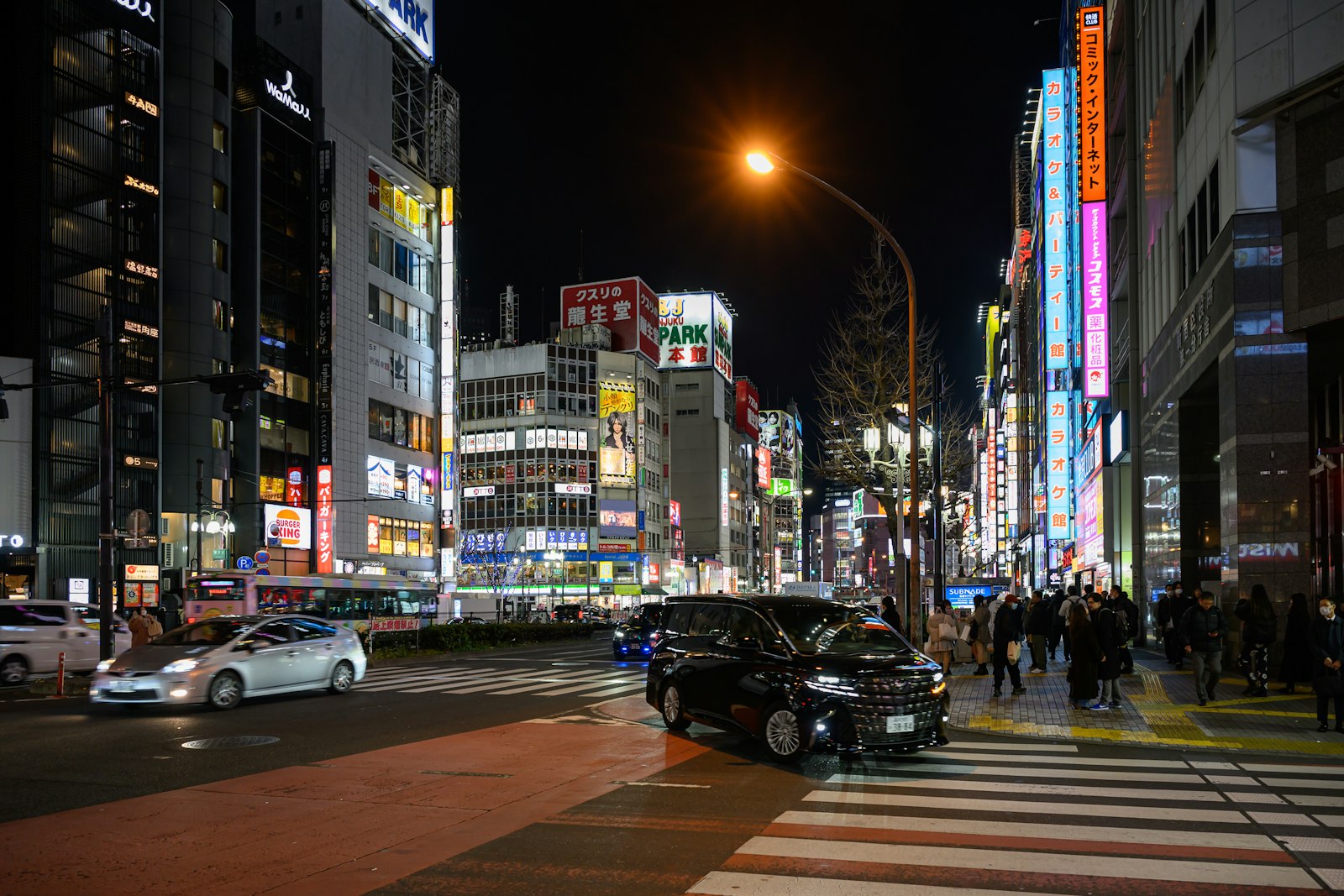 :shinjuku bar crawl golden gai tokyo nightlife