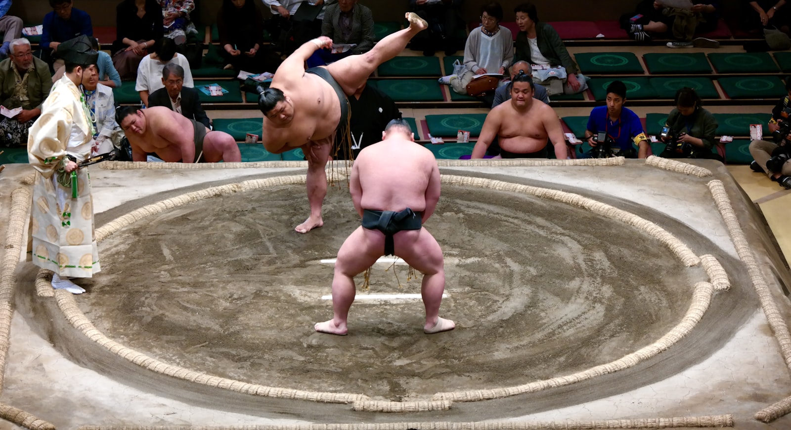 ：sumo wrestling japan dohyo tournament