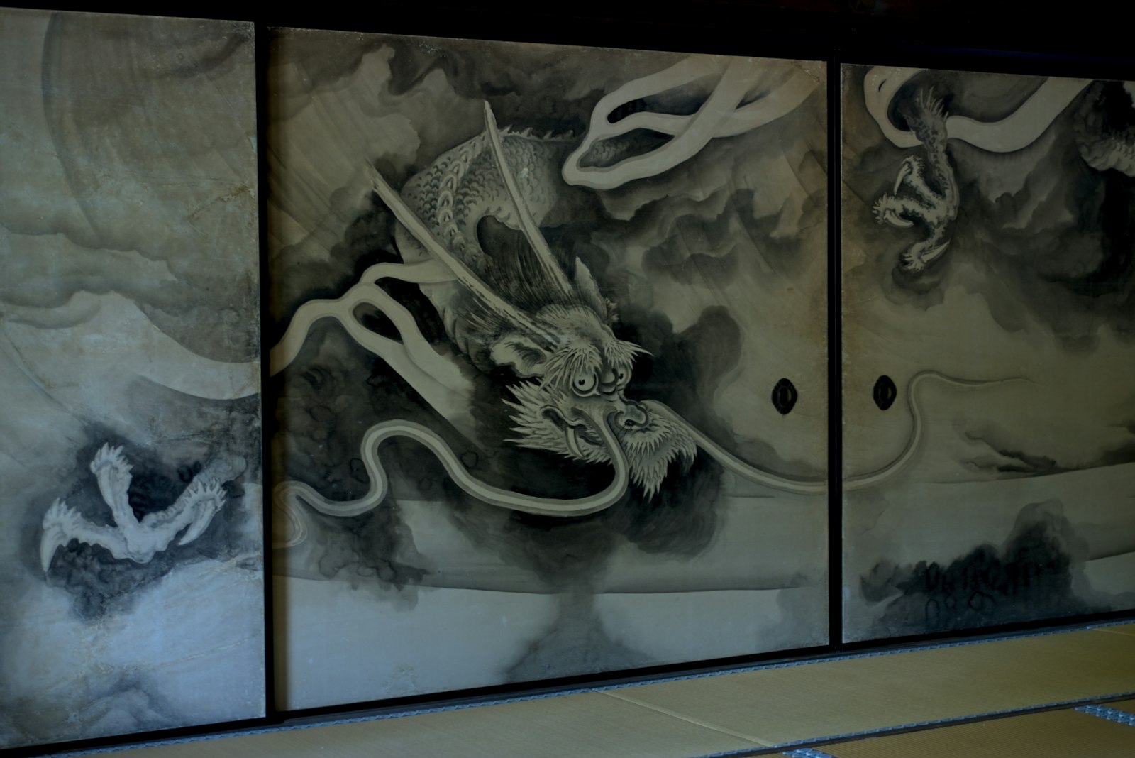 Entering and Being Seated — Japan travel