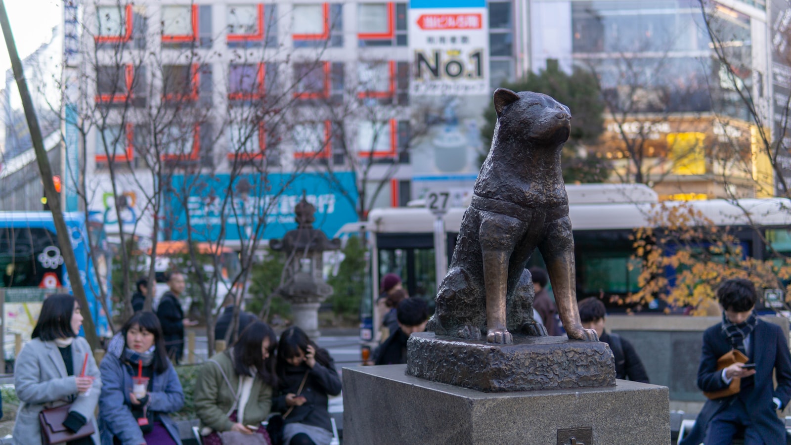 :hachiko statue shibuya station meeting point