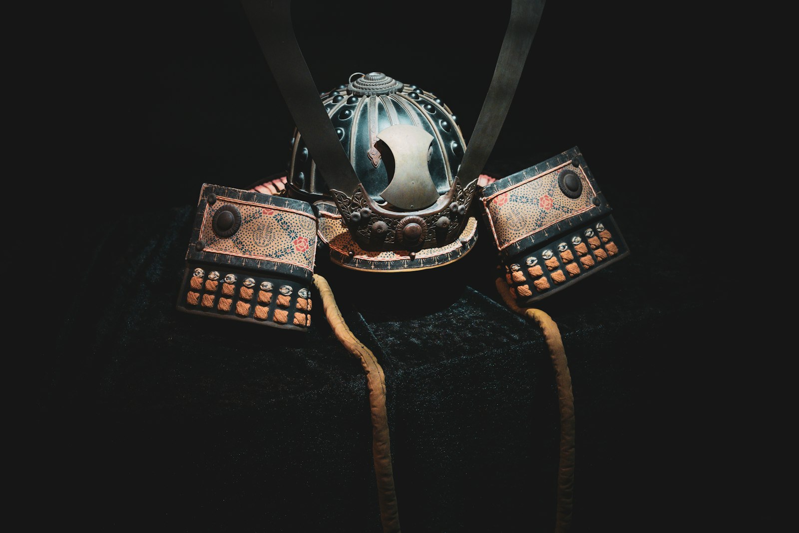 ：japan samurai armor yoroi kabuto helmet