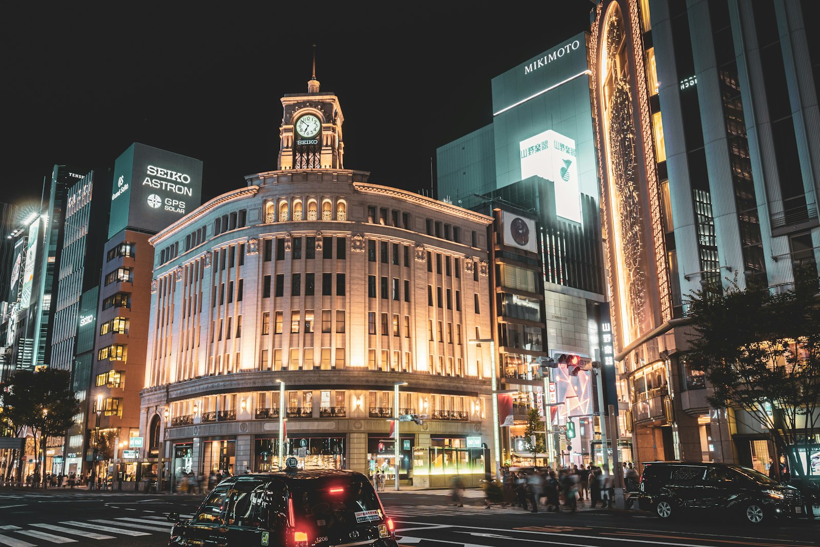 :shopping in tokyo ginza department stores