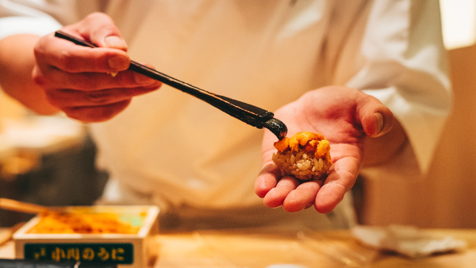 :best sushi places in tokyo omakase counter chef nigiri