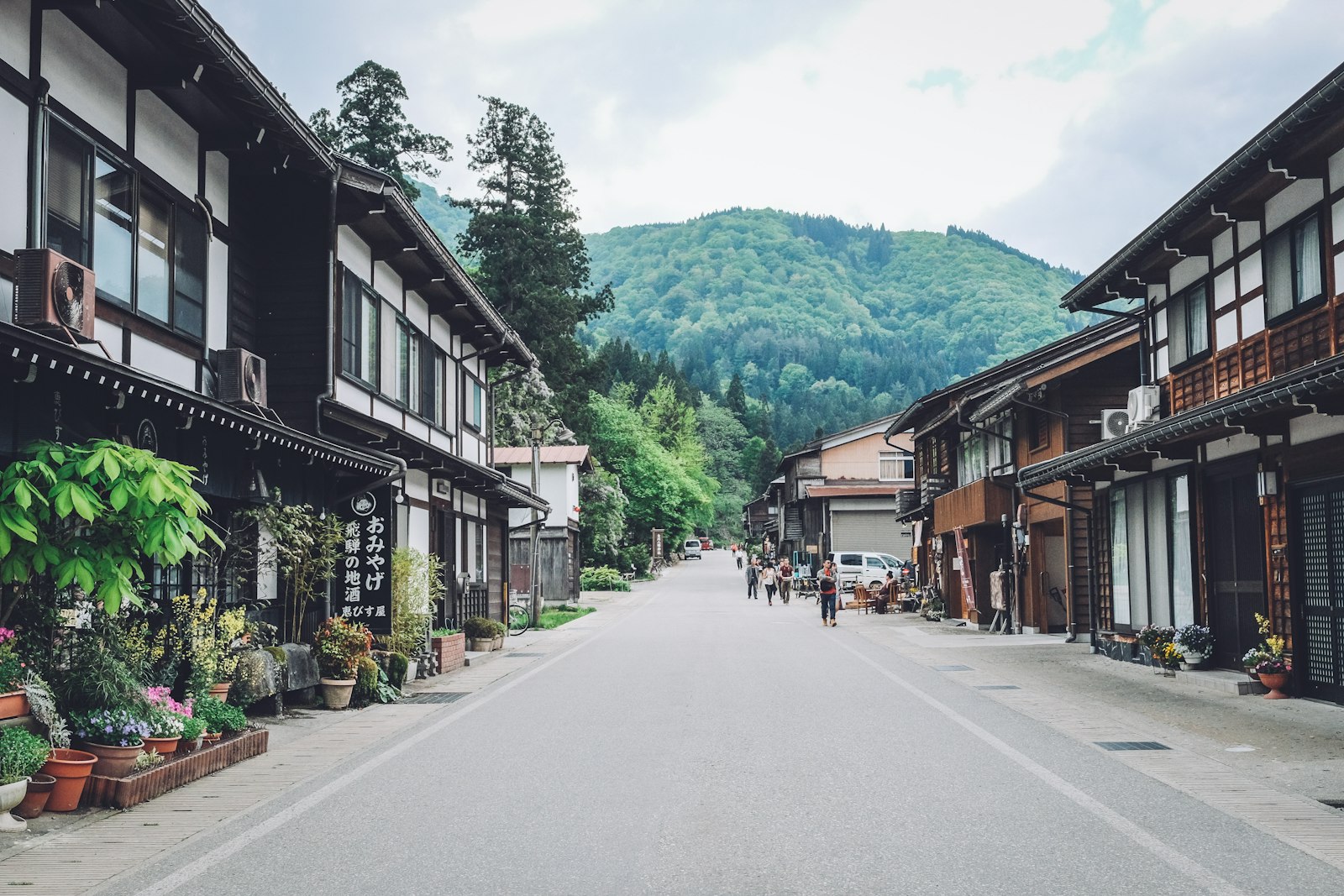 :shirakawa-go gassho-zukuri farmhouses winter snow
