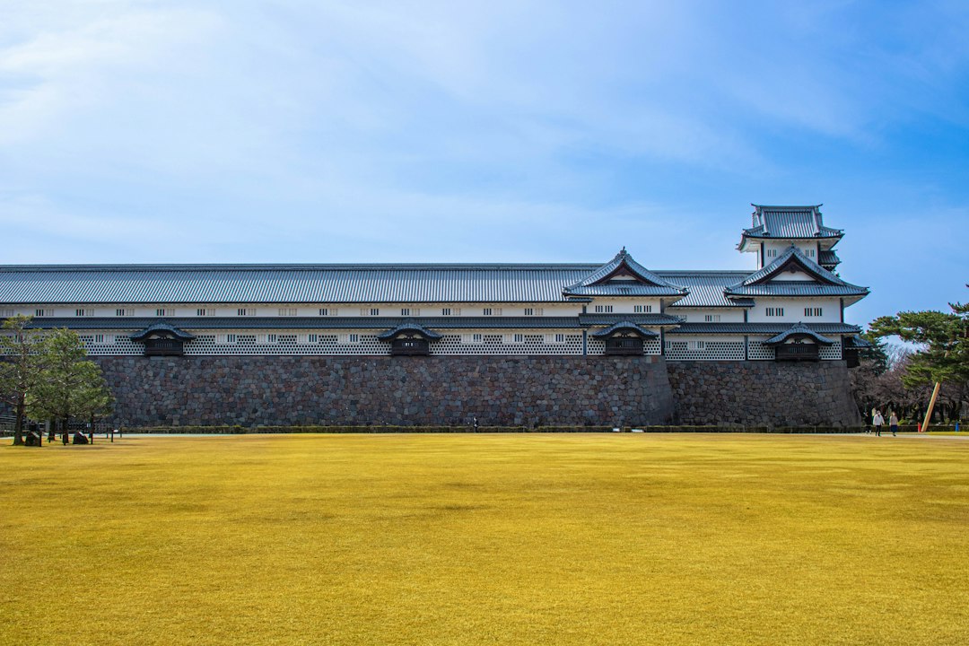 :ishikawa-mon gate at kanazawa castle in the rain