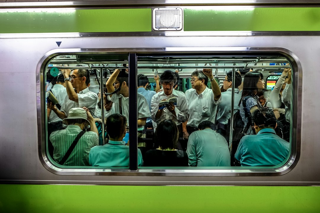 ：train between osaka and kyoto