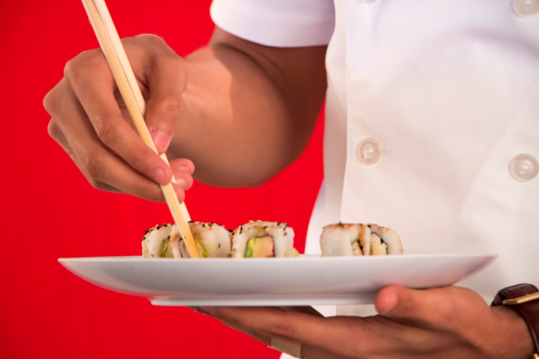How to Roll and Eat a Hand Roll — Japan travel